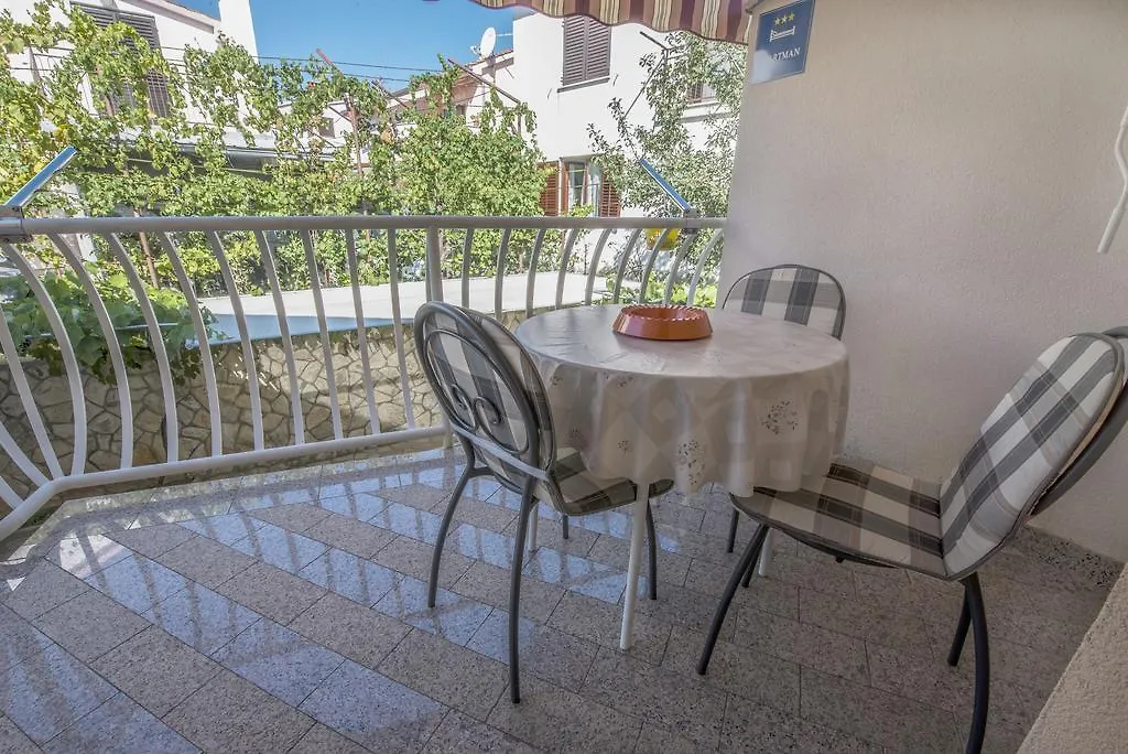 Apartment Anka D Krk Town