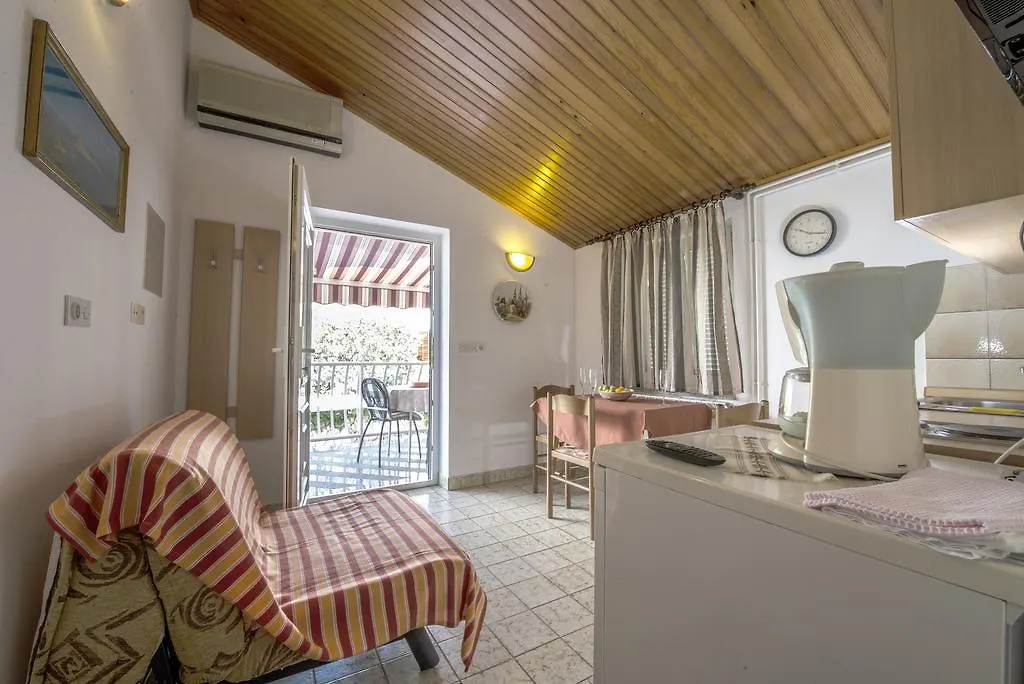 Apartment Anka D Krk Town