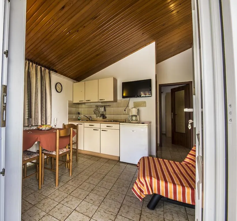 Apartment Anka D Krk Town 0*,