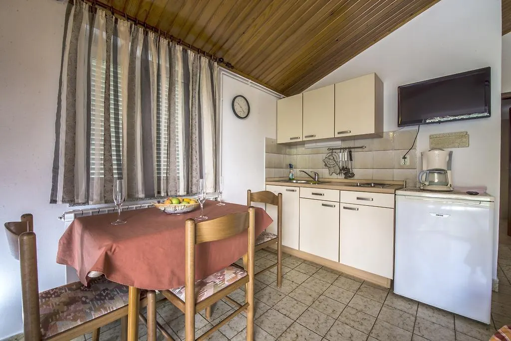Apartment Anka D Krk Town